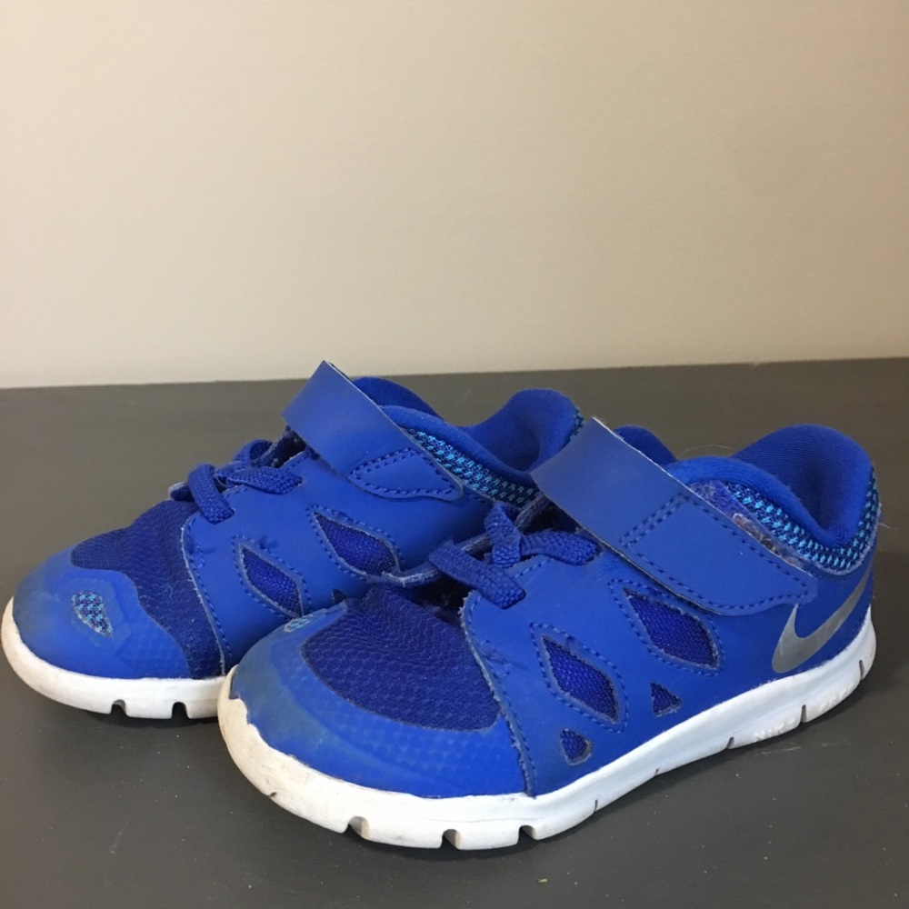 Size 8 Boys Blue/silver Nike Sneakers